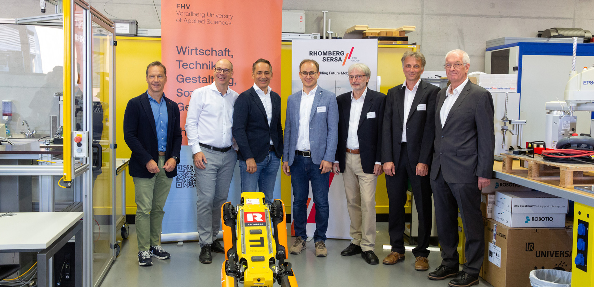 Forschung der FHV begrüßt Roboterhund als neues Teammitglied - Rhomberg ...