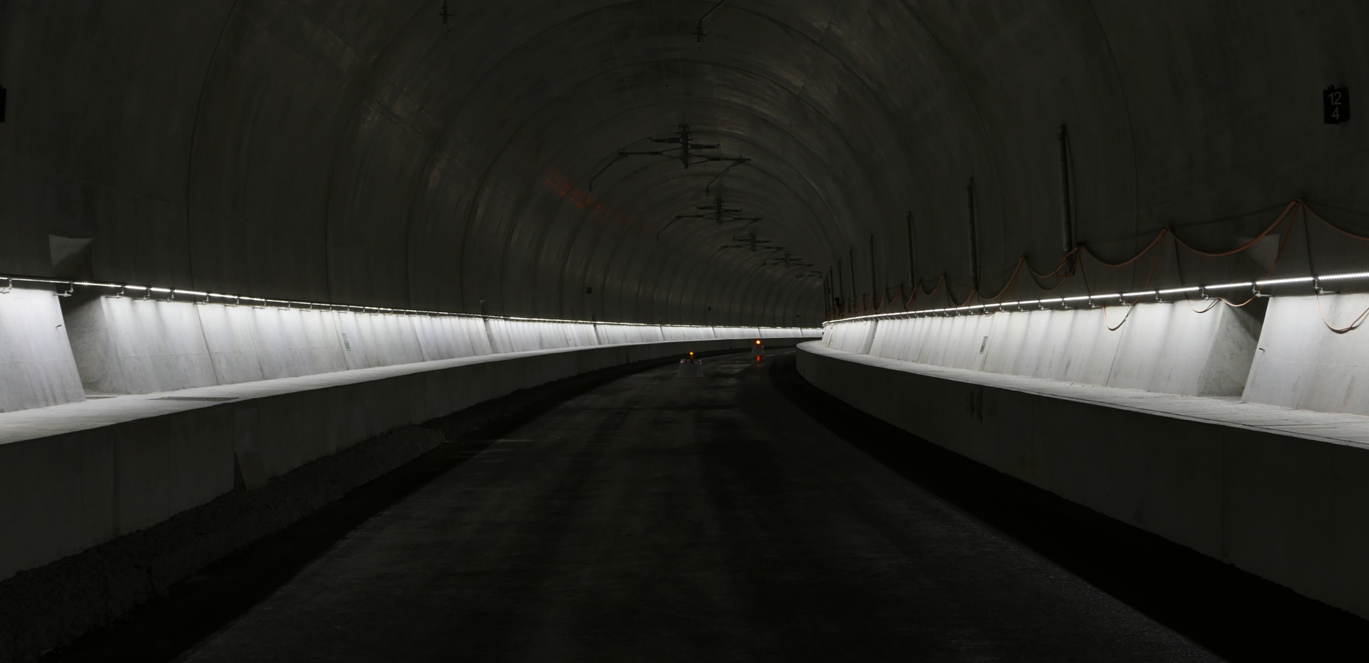 Rosshäuserntunnel_handraiLIT_2