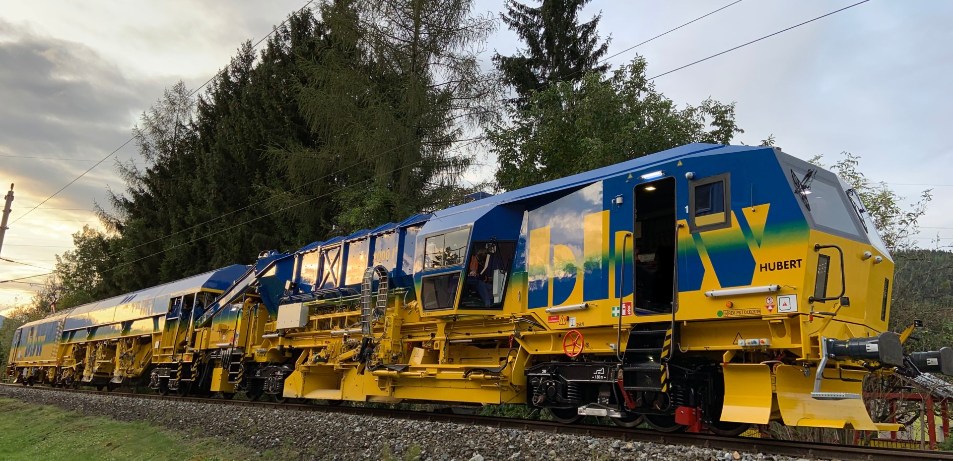 Gleis- und Weichenstopfmaschine BDS 2000-4 E³