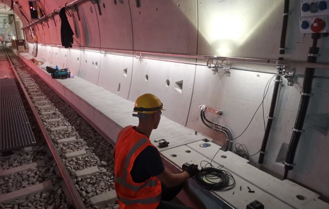 LED-Handlauf „HandrailIT“ Tunnel